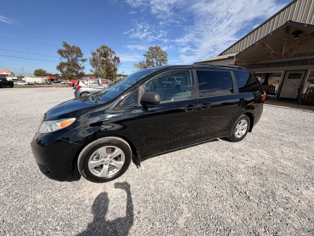 2015 Toyota Sienna Le ~7 Passenger~ Clean!!!